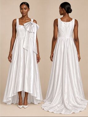 Elegant Ivory High-Low Dress with Oversized Bow